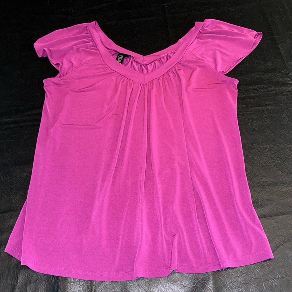 Top, Woman’s. Size 20-22, Everyday Flowy Top, Beautiful Fuchsia Color (CL)